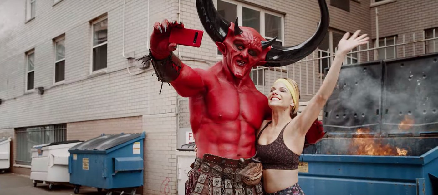 Реклама: Райан Рэйнольдс сыграл Сатану и нашел свою половину