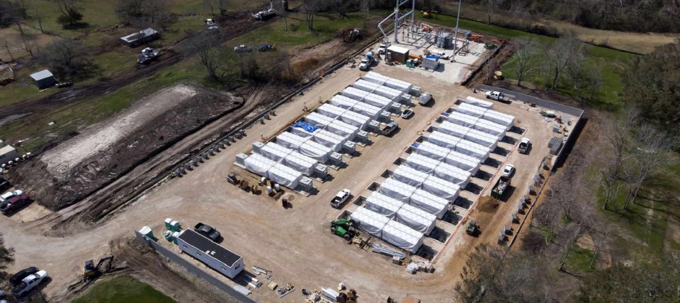 Дочерняя компания Маска тайно строит гигантские батареи в Техасе