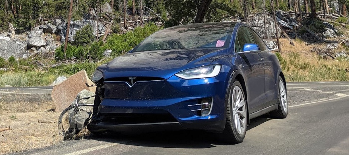 Пять автомобилей Tesla с автопилотом попали в аварию на одном и том же участке трассы