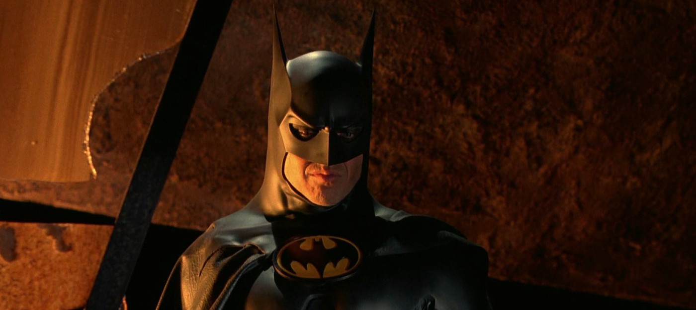 Майкл Китон о костюме Бэтмена во "Флеше": Он отлично на мне сидит, потому что я такой же стройный