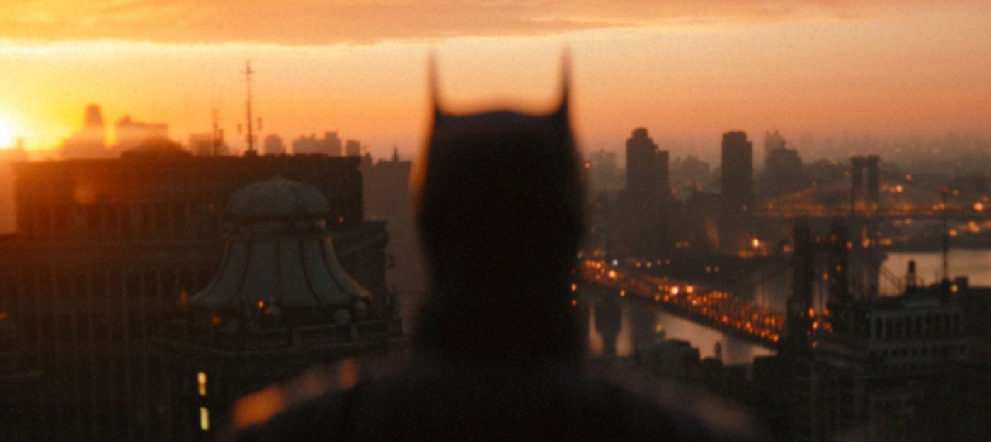 Бэтмен возвышается над Готэмом на новом кадре фильма Мэтта Ривза