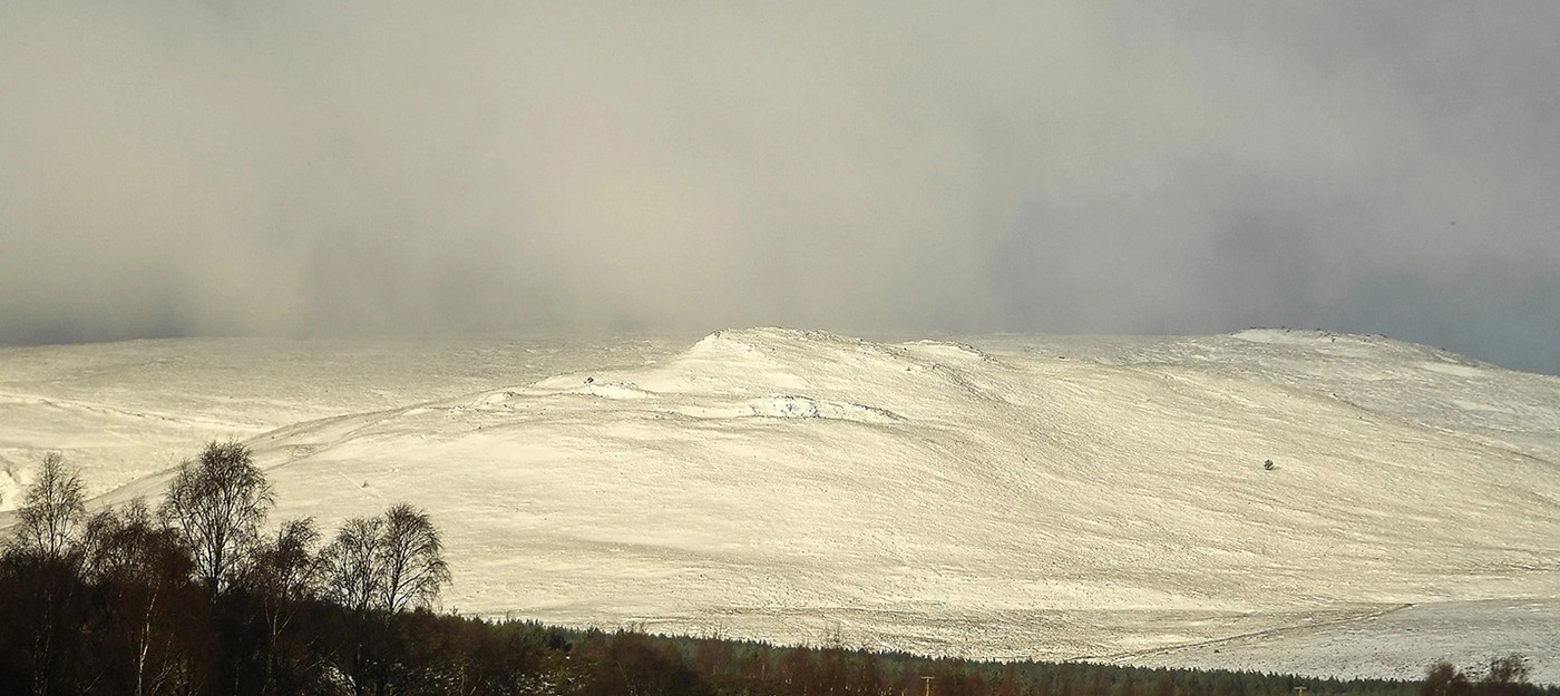 60 человек из-за снега застряли в пабе на вершине горы и не захотели оттуда уходить
