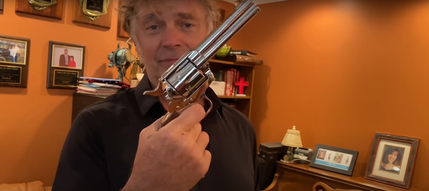 Джон Шнайдер: Револьвер Алека Болдуина не мог выстрелить сам по себе
