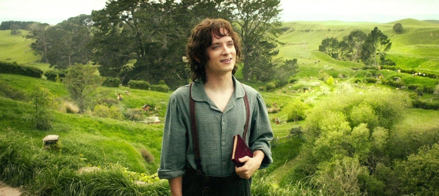 Какого цвета рубашка Фродо — Зеленого или Синего?