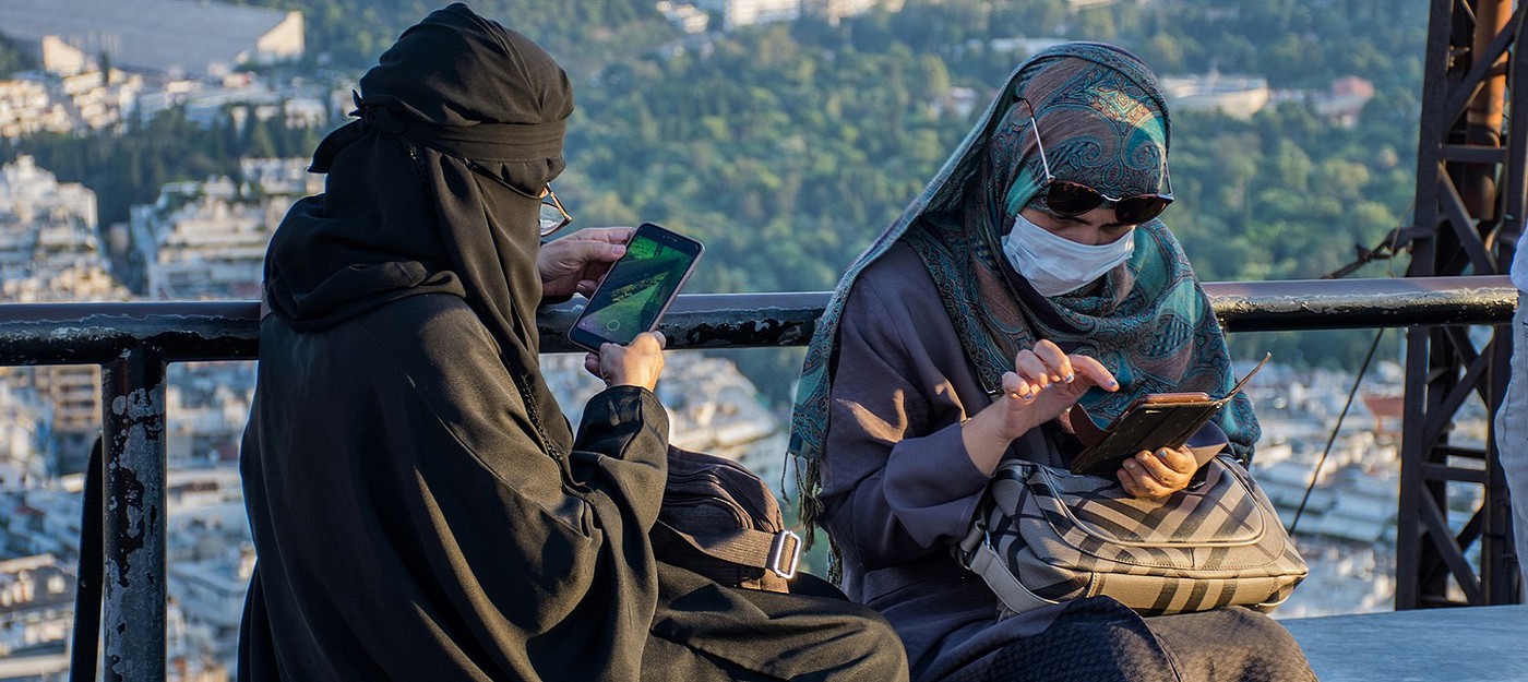 Исследование: Оборонная компания из США тайно следила за мусульманами с помощью молитвенных приложений для Android