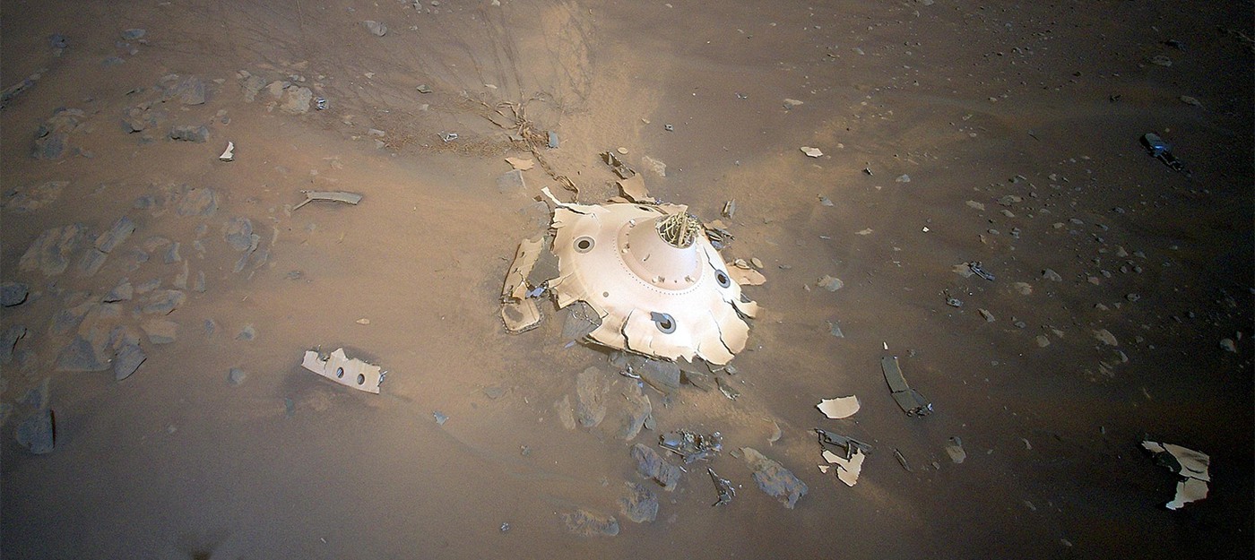 Марсианский вертолет снял обломки, оставшиеся от защитной оболочки ровера Perseverance