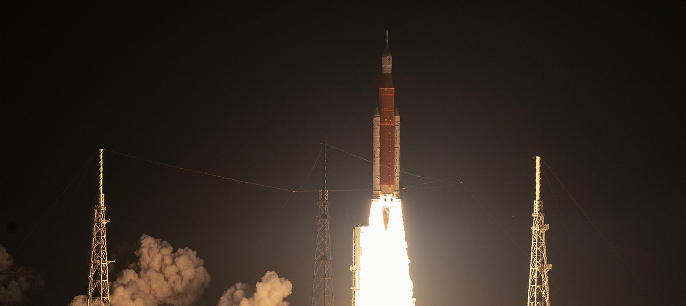 NASA успешно запустила ракету SLS с миссией Artemis 1 к Луне