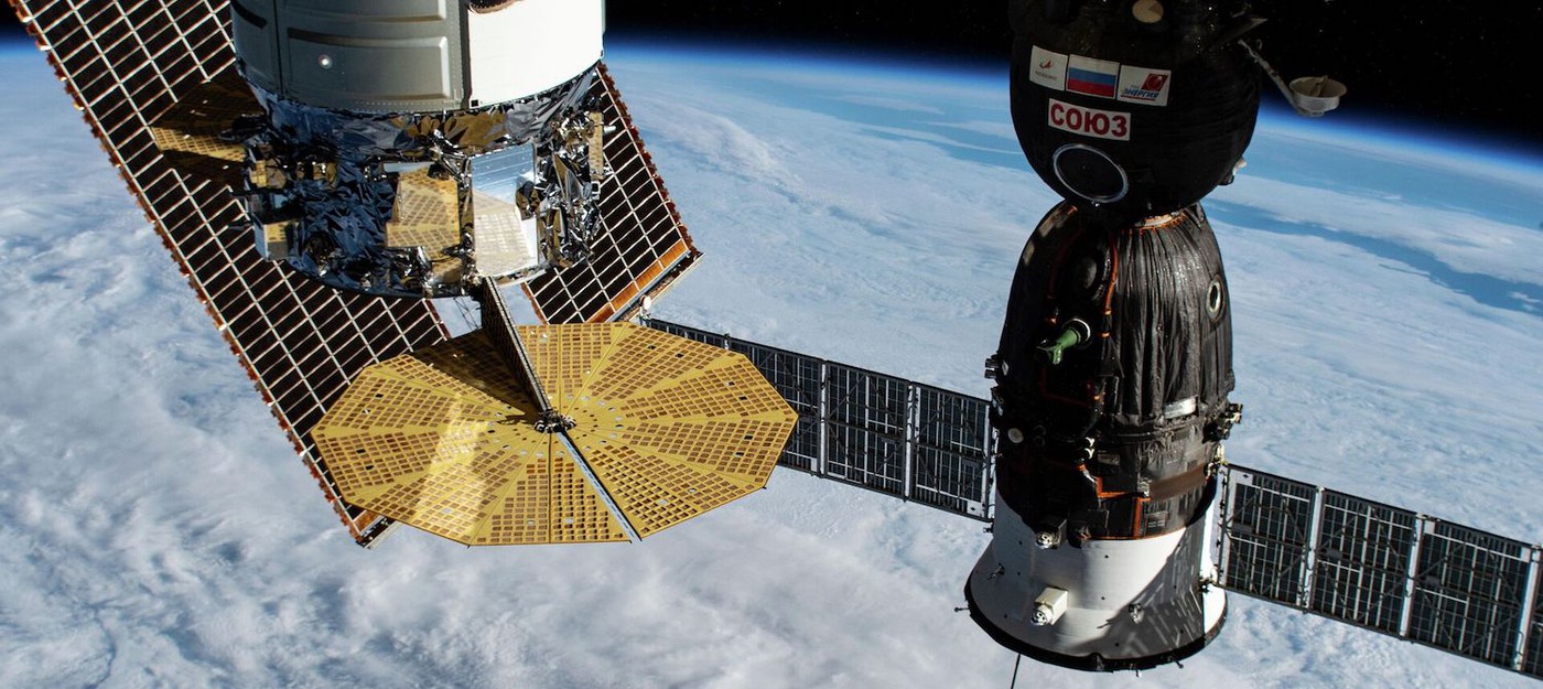 Трое астронавтов могут застрять на МКС из-за утечки охлаждающей жидкости на корабле "Союз"