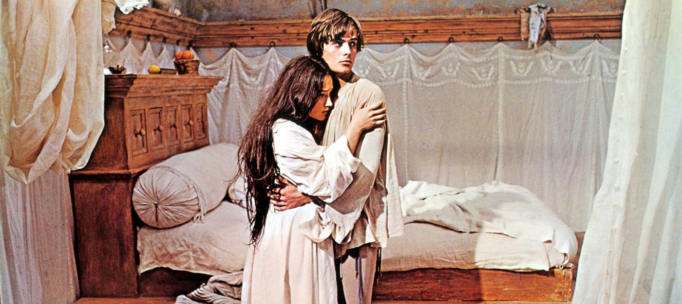 Актеры потребовали 500 миллионов долларов за обнаженные съемки в оскароносной мелодраме 1968 года "Ромео и Джульетта"