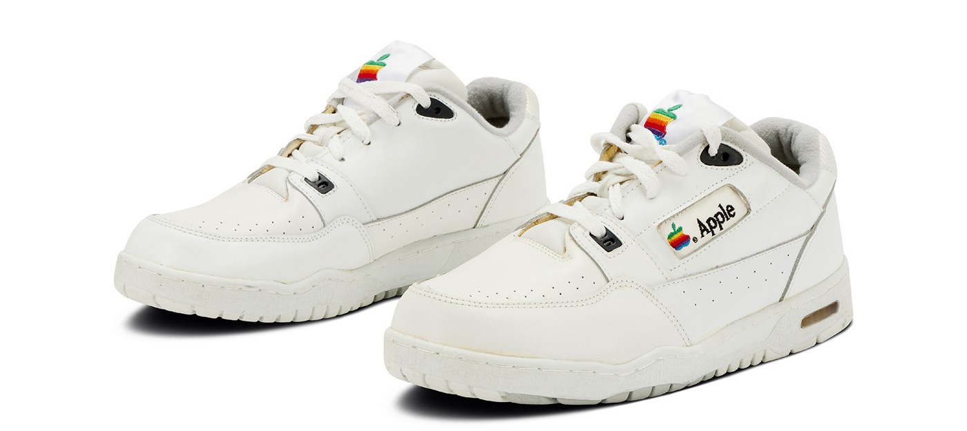 Редкие кроссовки Apple из 90-х можно купить всего за 50 000 долларов