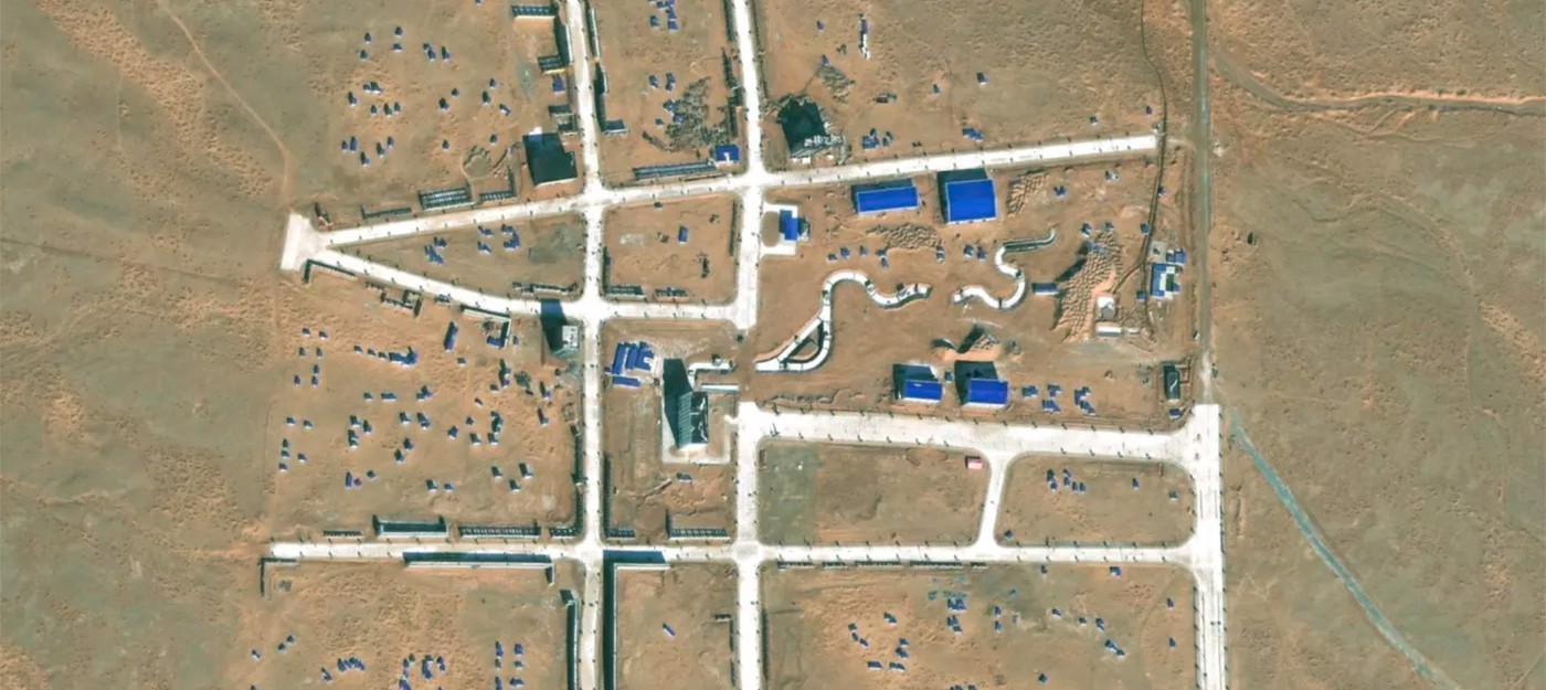 Спутниковые снимки показывают китайские военные мишени-муляжи в пустыне — в частности, президентский дворец Тайваня