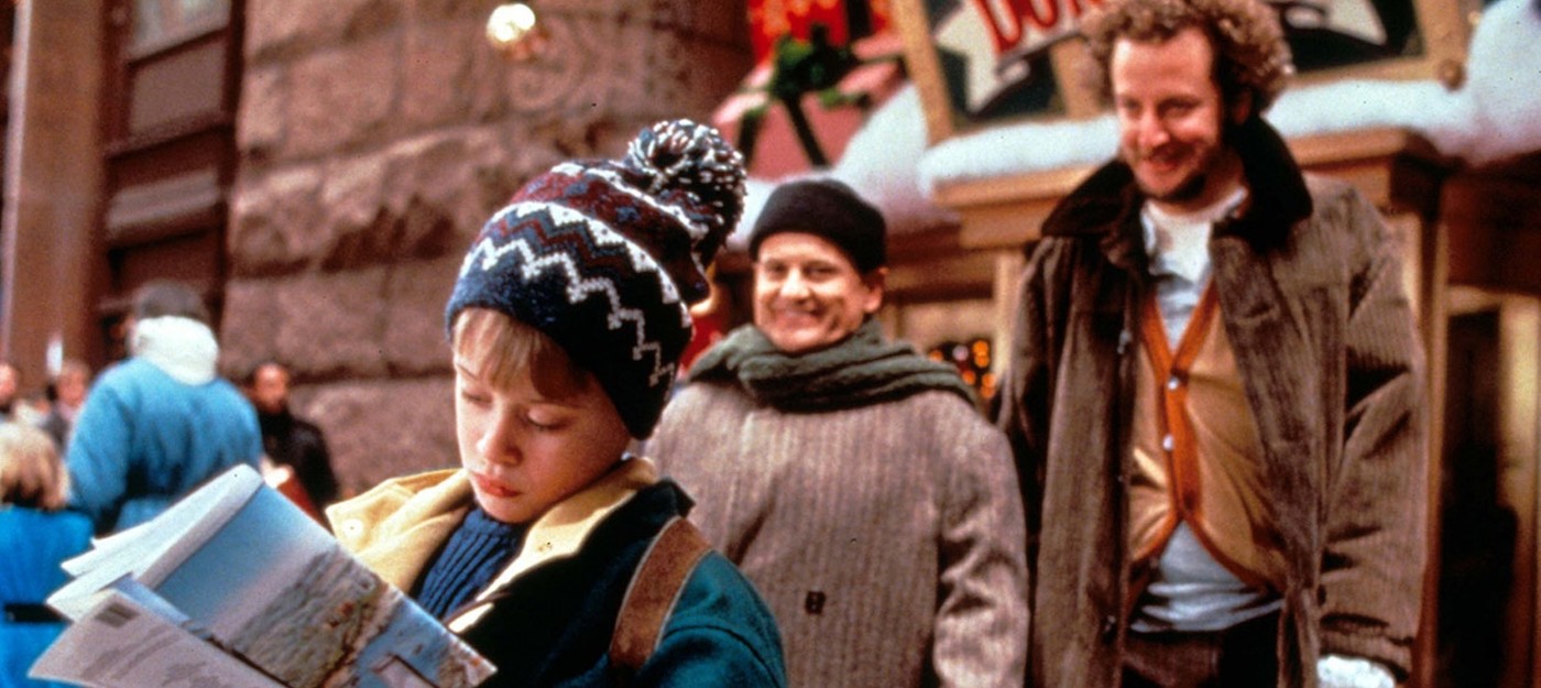 Крис Коламбус хотел бы вырезать Дональда Трампа из "Один дома 2", но боится быть высланным из страны