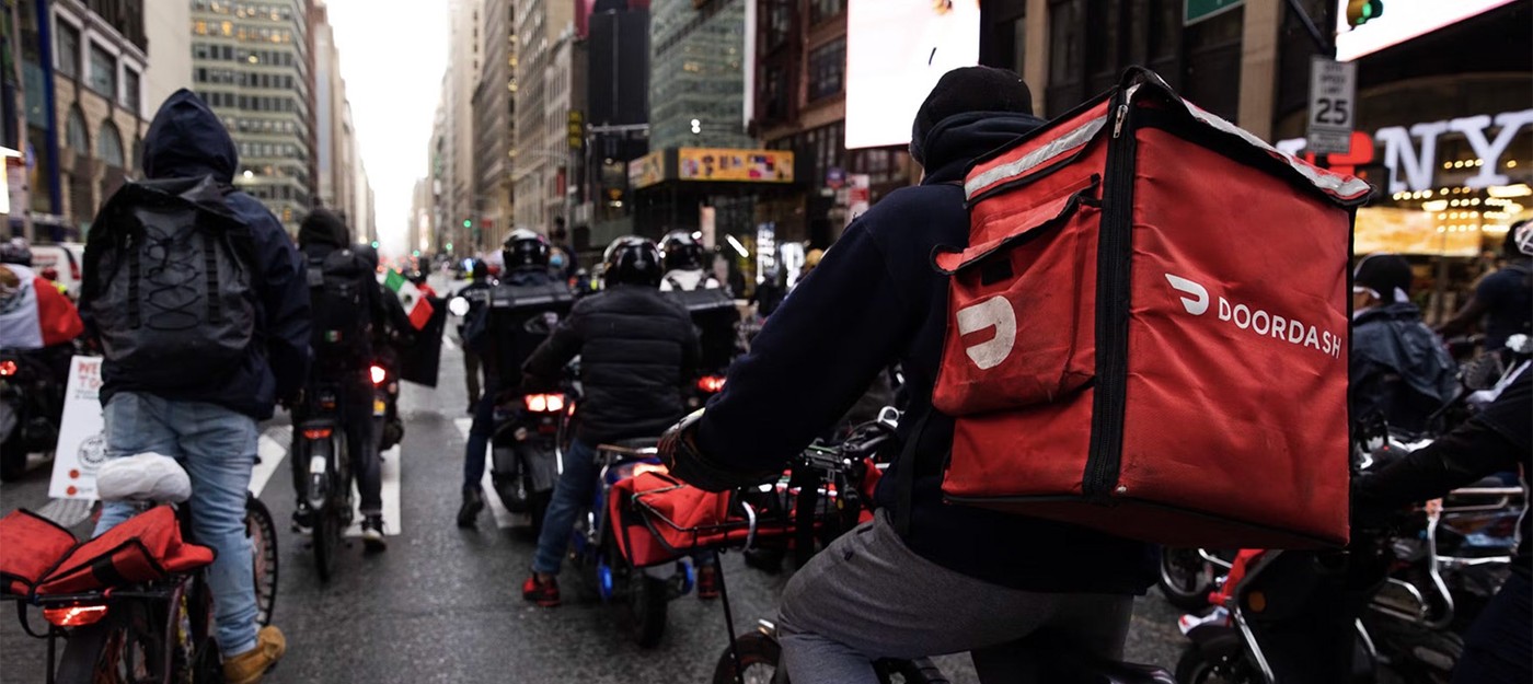 Бывший курьер доставки еды DoorDash признался в мошенничестве на 2,5 миллиона долларов