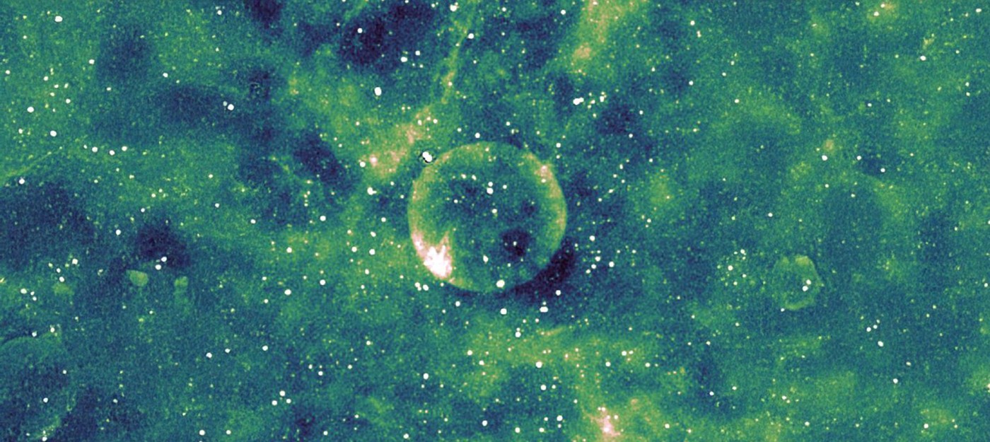 Астрономы обнаружили подозрительно идеальный сферический остаток сверхновой в нашей галактике