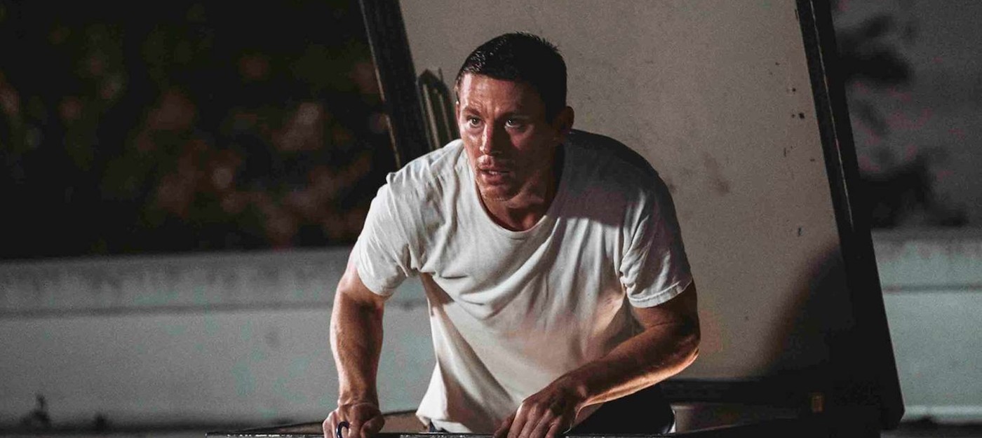 Чэннинг Татум сыграл неуловимого грабителя в фильме "Кровельщик"