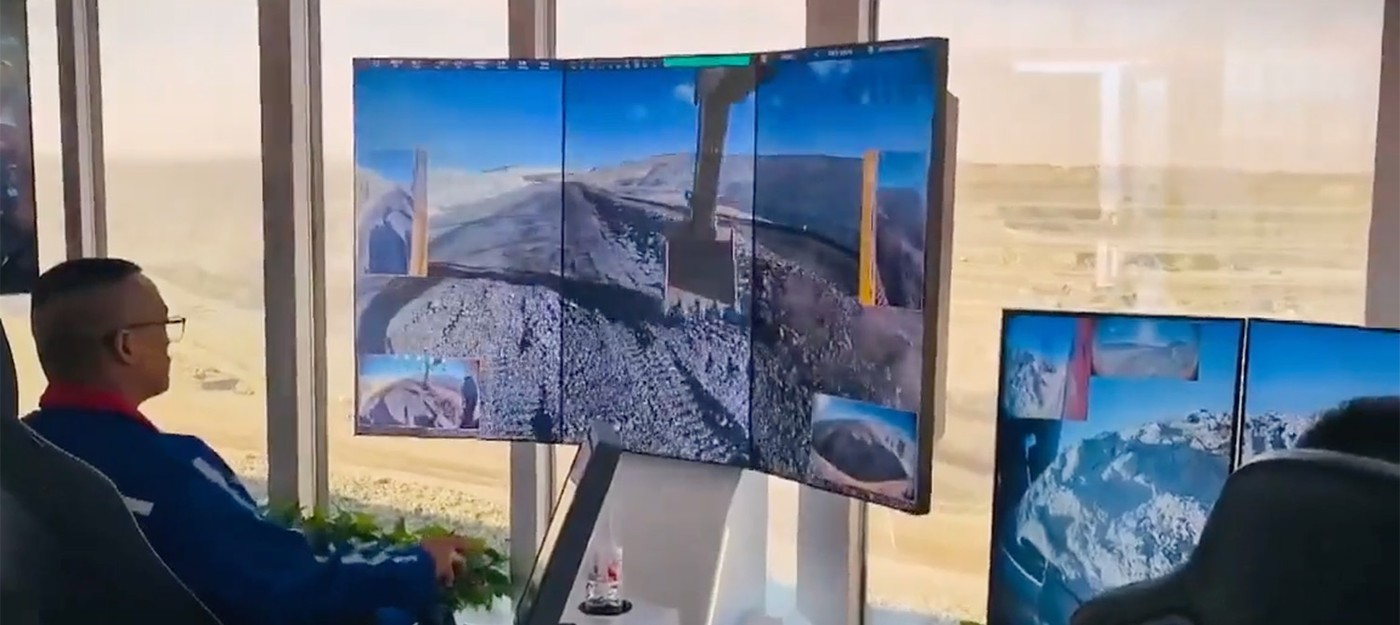 В Китае показали строительный киберпанк-центр дистанционного управления экскаваторами