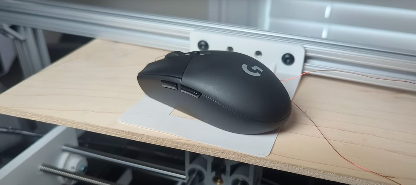 Геймер создал необнаружимый аимбот для Valorant, который физически двигает коврик для мыши