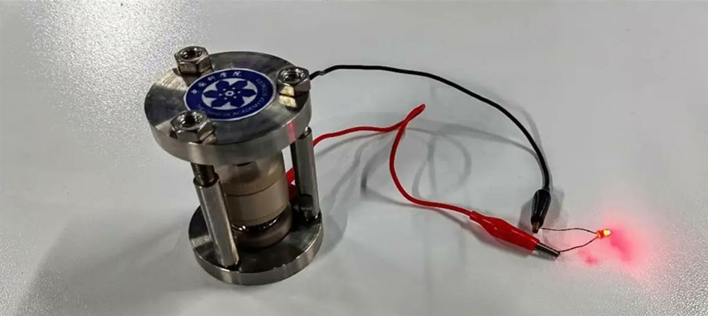 Китайские ученые создали первую в мире работающую гидридно-ионную батарею