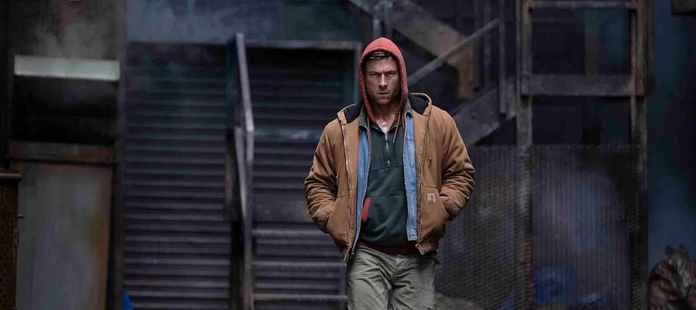 Злая бабуля и оптимистичный Глен Пауэлл в трейлере "Бегущего человека" Эдгара Райта