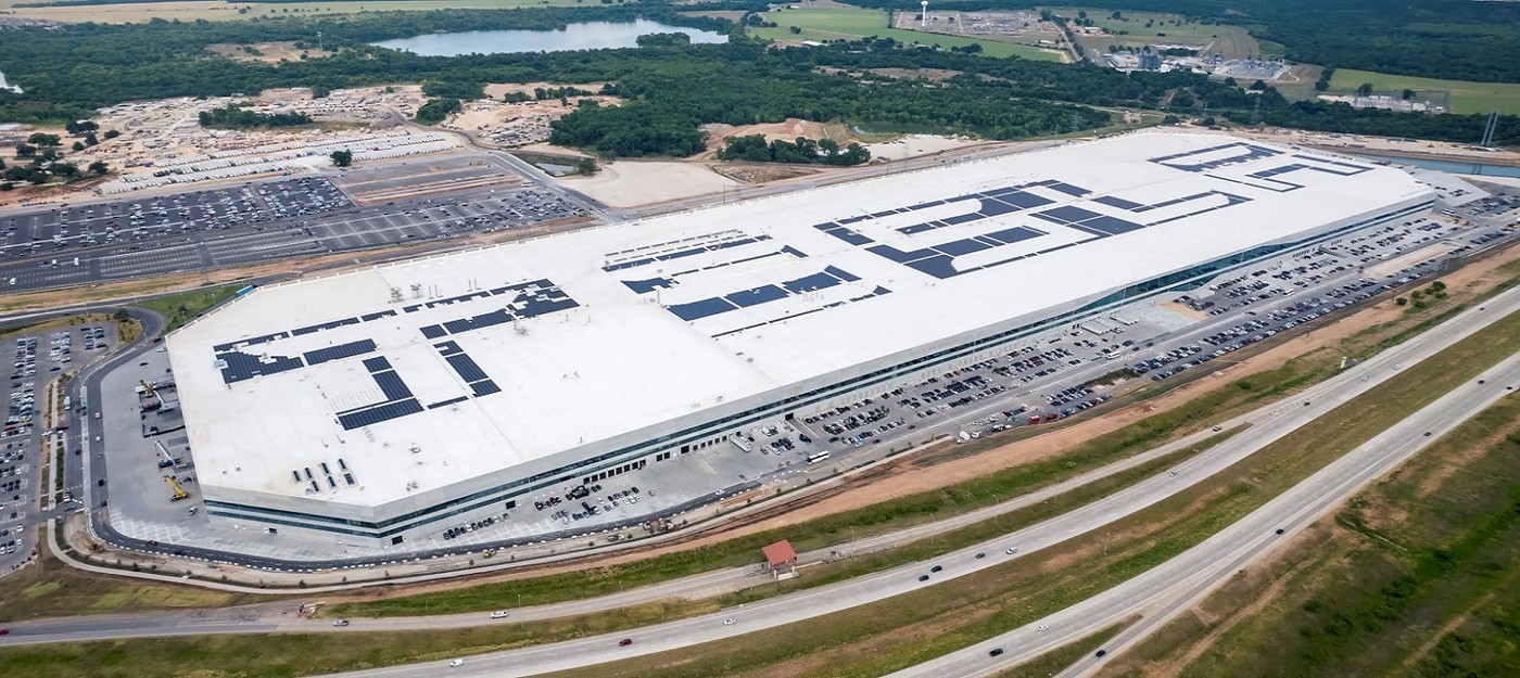 Tesla уволила глухого сотрудника, который просил перевод в другой отдел из-за того, что его слуховой аппарат ломался от жары