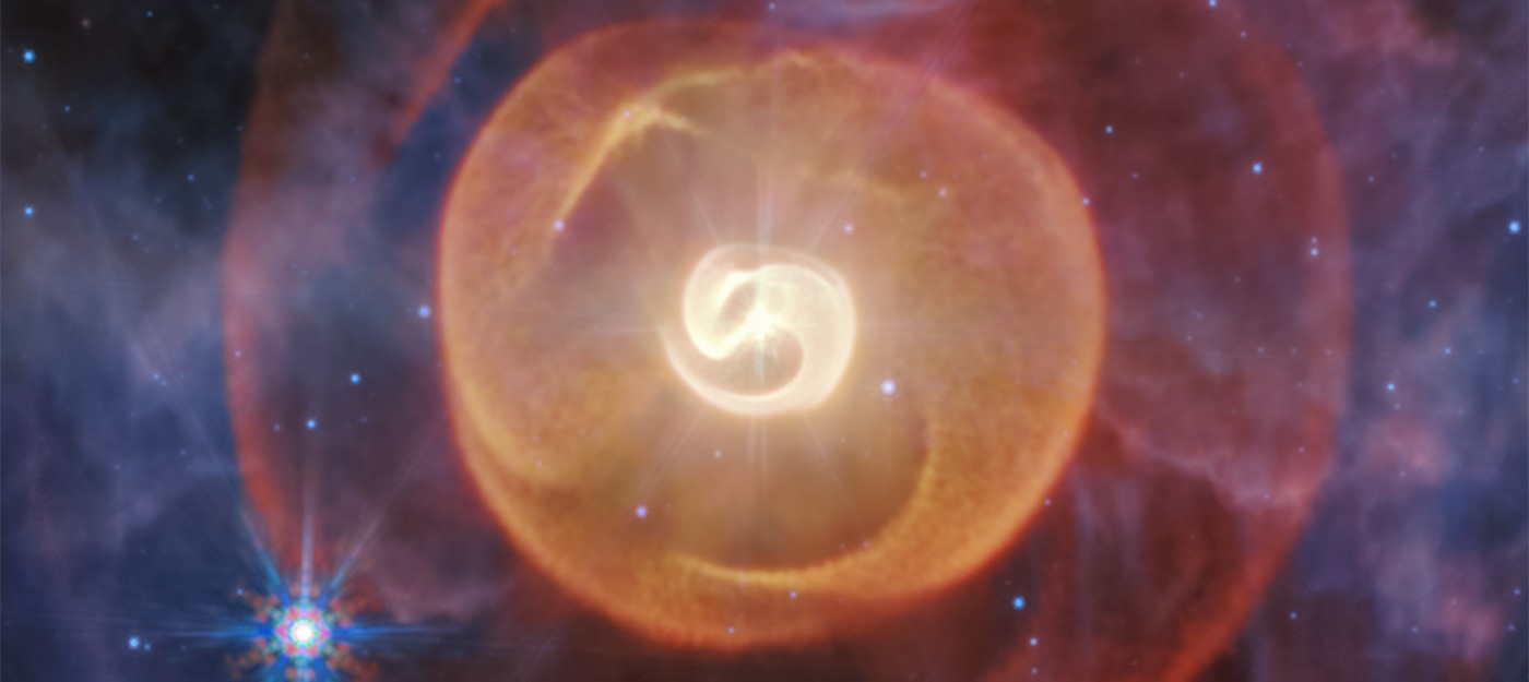 Телескоп Уэбба запечатлел невиданную космическую структуру из четырех пылевых спиралей вокруг умирающих звезд