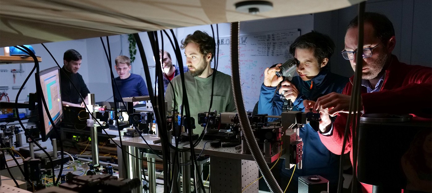 Ученые из Штутгарта первыми в мире провели квантовую телепортацию между разными источниками света
