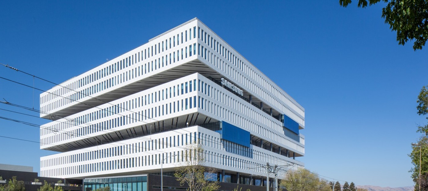 Samsung ведет переговоры по поставкам памяти с самой собой из-за дефицита DRAM