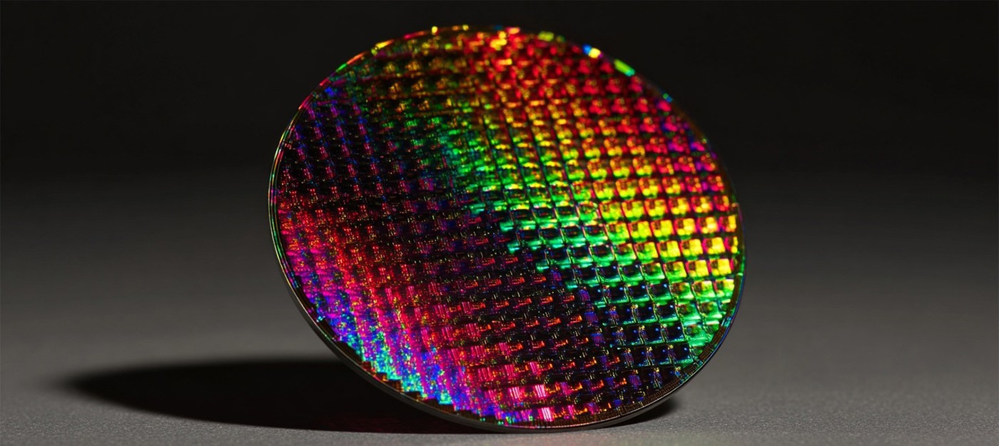 Исследователи MIT научились размещать транзисторы на задней части готовых чипов