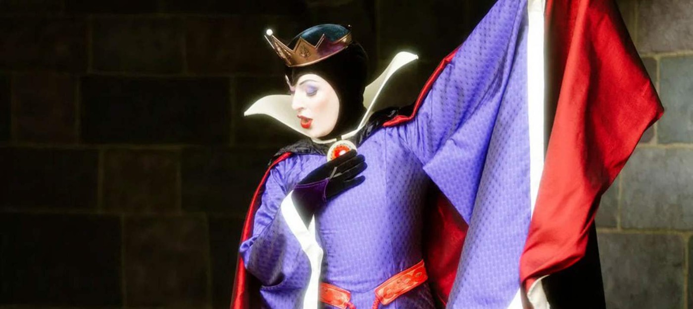 Актрису Злой Королевы в Диснейленде могли уволить за "раскрытие магии"