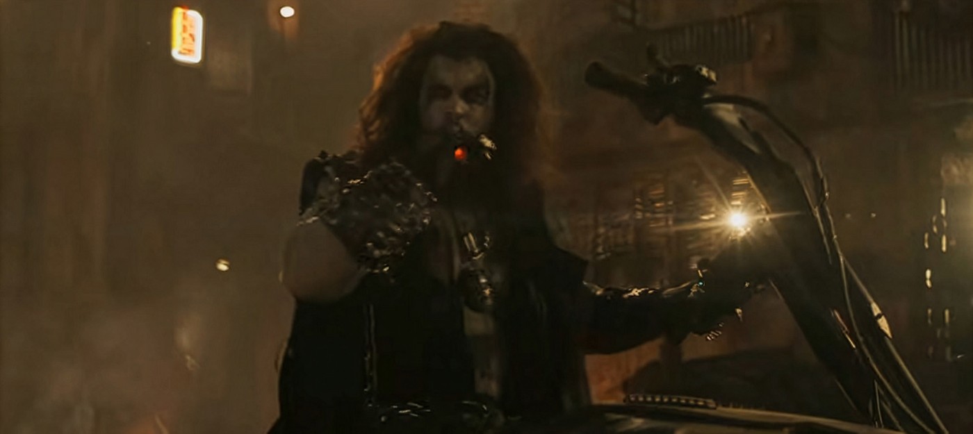 Джейсон Момоа в роли Лобо полностью показан в новом клипе из "Супергёрл"