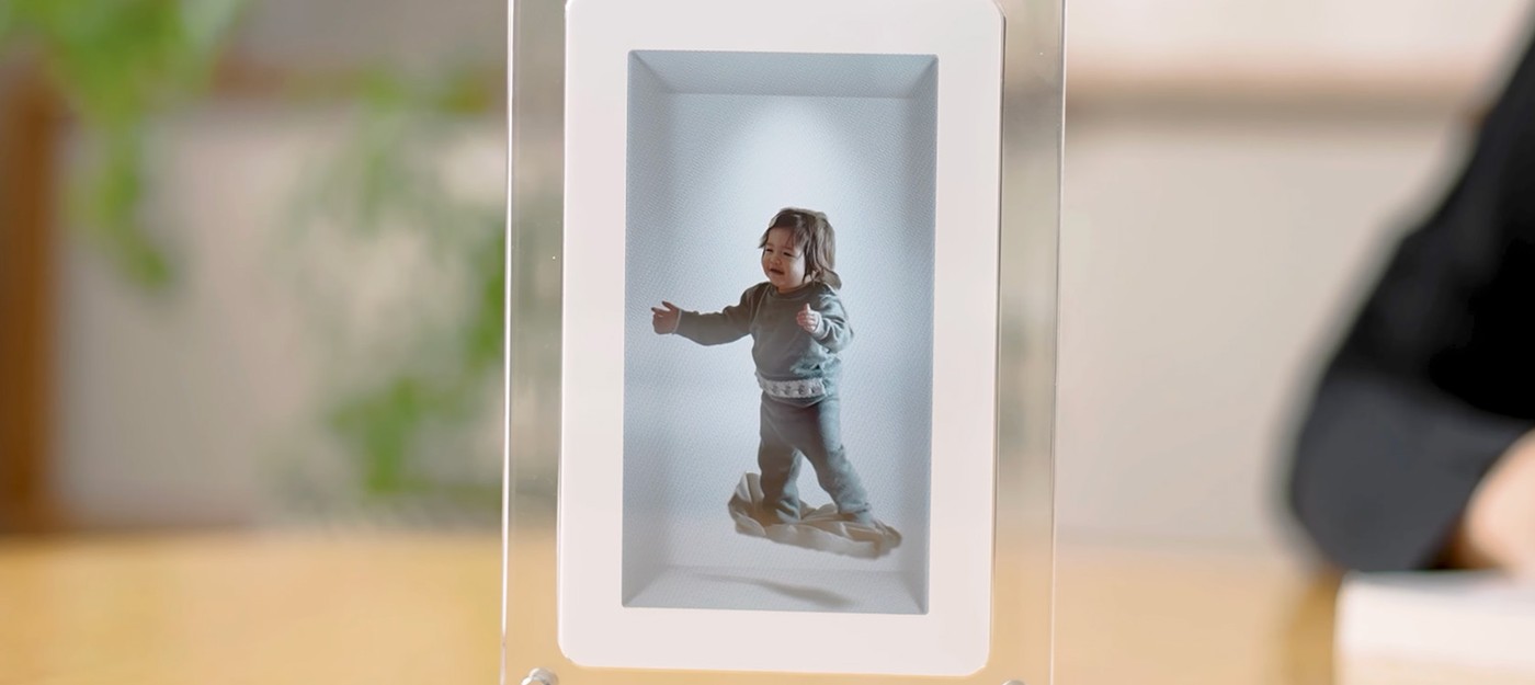 Фоторамка Looking Glass Musubi превращает обычные снимки в голограммы всего за $149