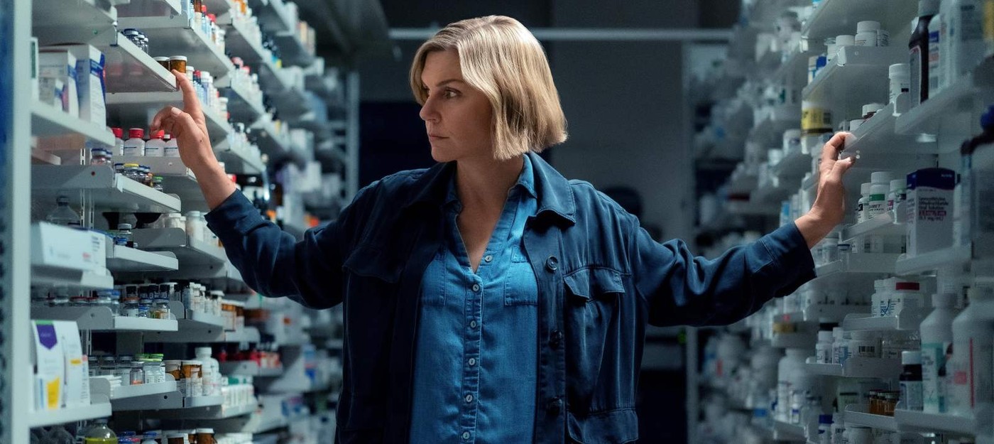 Персонажи "Плюрибуса" могли ходить без одежды, но для Apple TV+ было бы "чересчур" раздевать сотни статистов