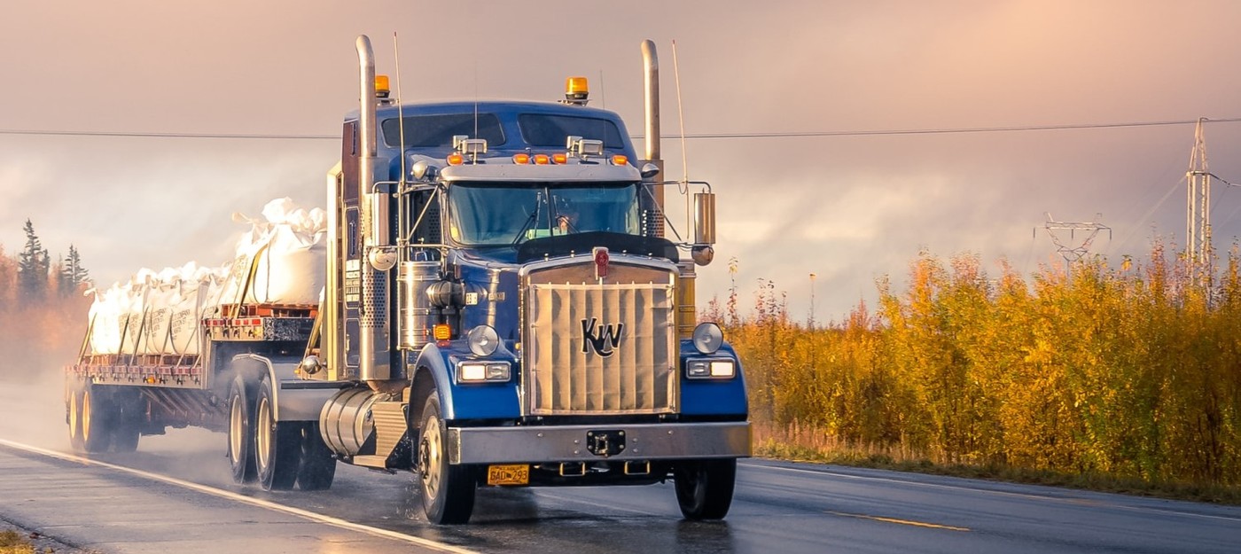 Дальнобойщик установил место для симрейсинга за $6000 на место пассажирского сиденья в грузовике