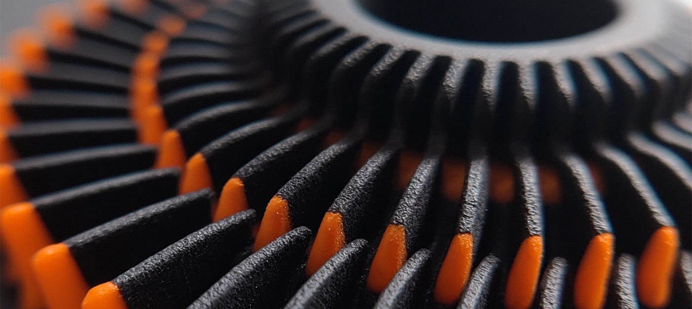 Новый композитный материал чинит себя более 1000 раз и способен продлить жизнь самолётов и автомобилей на века