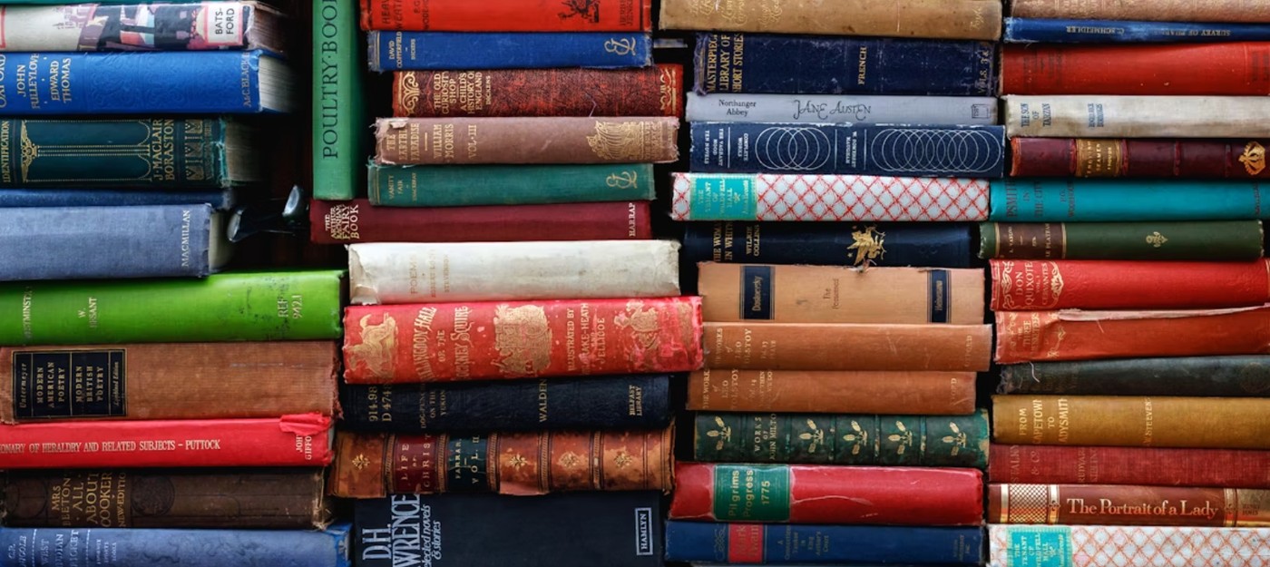 ИИ-компании скупают миллионы книг и уничтожают их ради обучения нейросетей