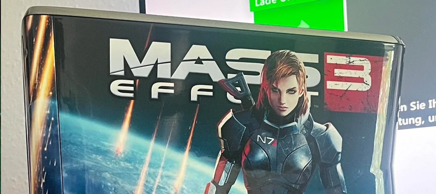 Единственную официальную Xbox 360 в стиле Mass Effect 3 нашли почти даром