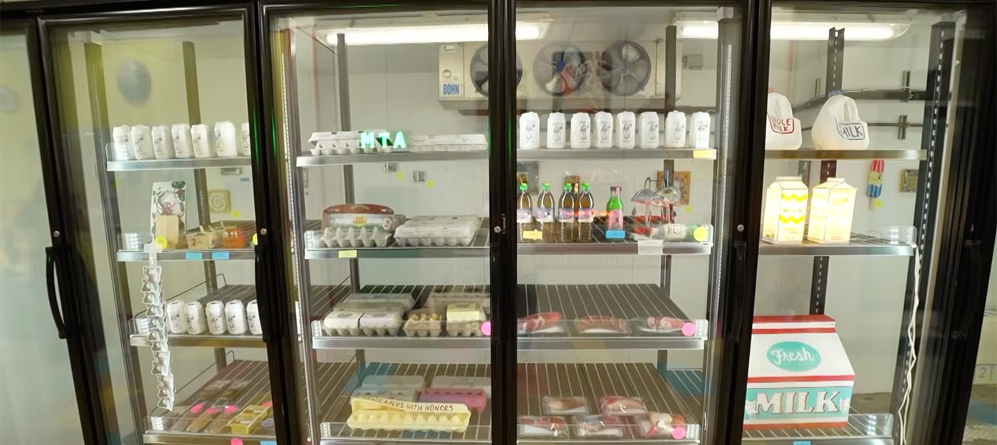 Бывший 7-Eleven в Сиэтле превратили в "неудобный магазин" с арт-объектами от $1 до $10 000
