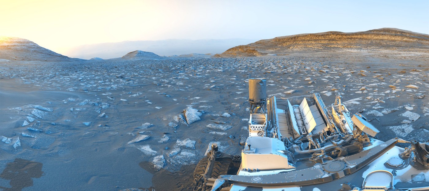 Марсоход Curiosity отметил 5000 дней на Марсе "открыткой", которую приняли за земной пейзаж