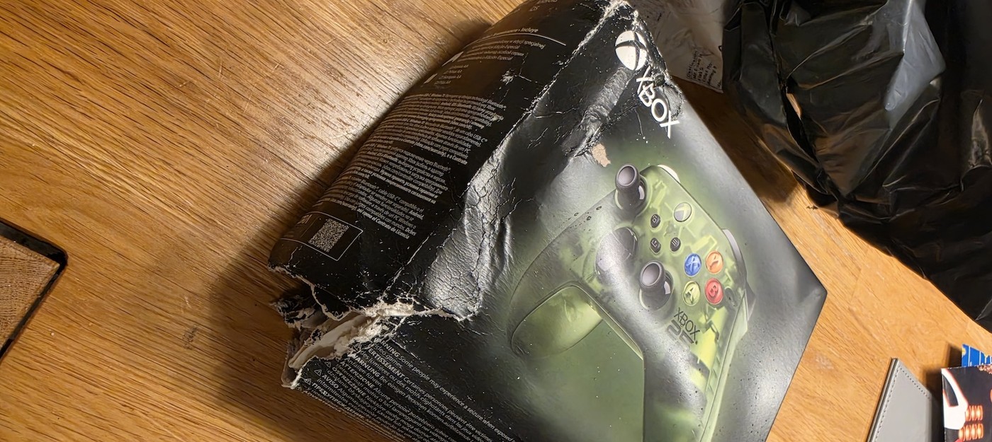 Юбилейный геймпад Xbox доставили в мокрой и повреждённой коробке – и это не единичный случай