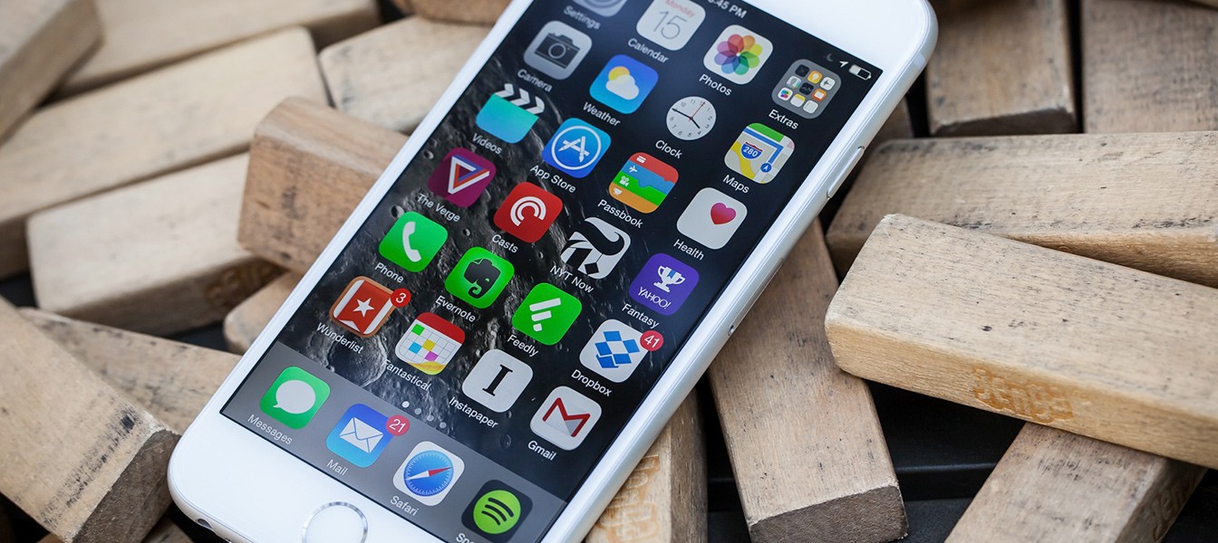 Apple научит iPhone падать как кошка