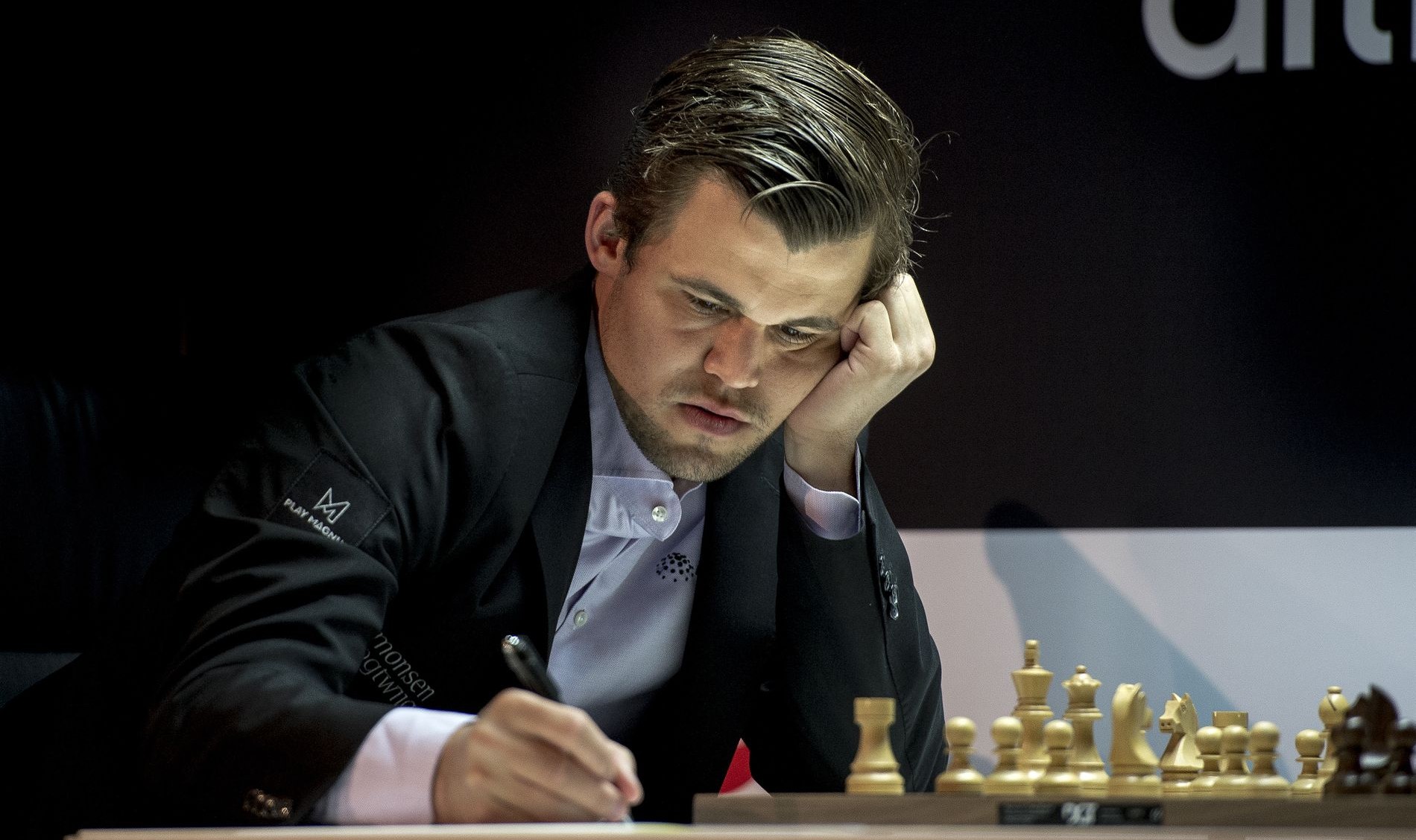 Магнус Карлсен вырвался вперед в Сент-Луисе