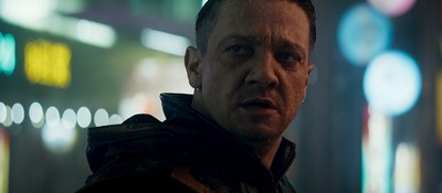 Джереми Реннер отказался играть во втором сезоне "Соколиного глаза" из-за того, что Disney урезала его зарплату вдвое
