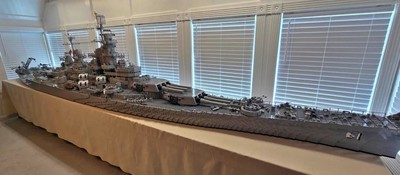 Фанаты собрали линкор Айова из 100 тысяч деталей LEGO весом 150 килограммов