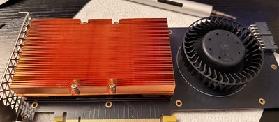Энтузиаст добавил Nvidia Tesla V100 в игровой ПК за $266 и получил 32 ГБ видеопамяти для запуска ИИ-моделей