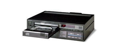 44 года назад Sony выпустила первый в мире CD-плеер, и с учётом инфляции он стоил около 3700 долларов