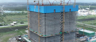 В Китае 148-метровая башня хранит энергию ветра в 35-тонных бетонных блоках