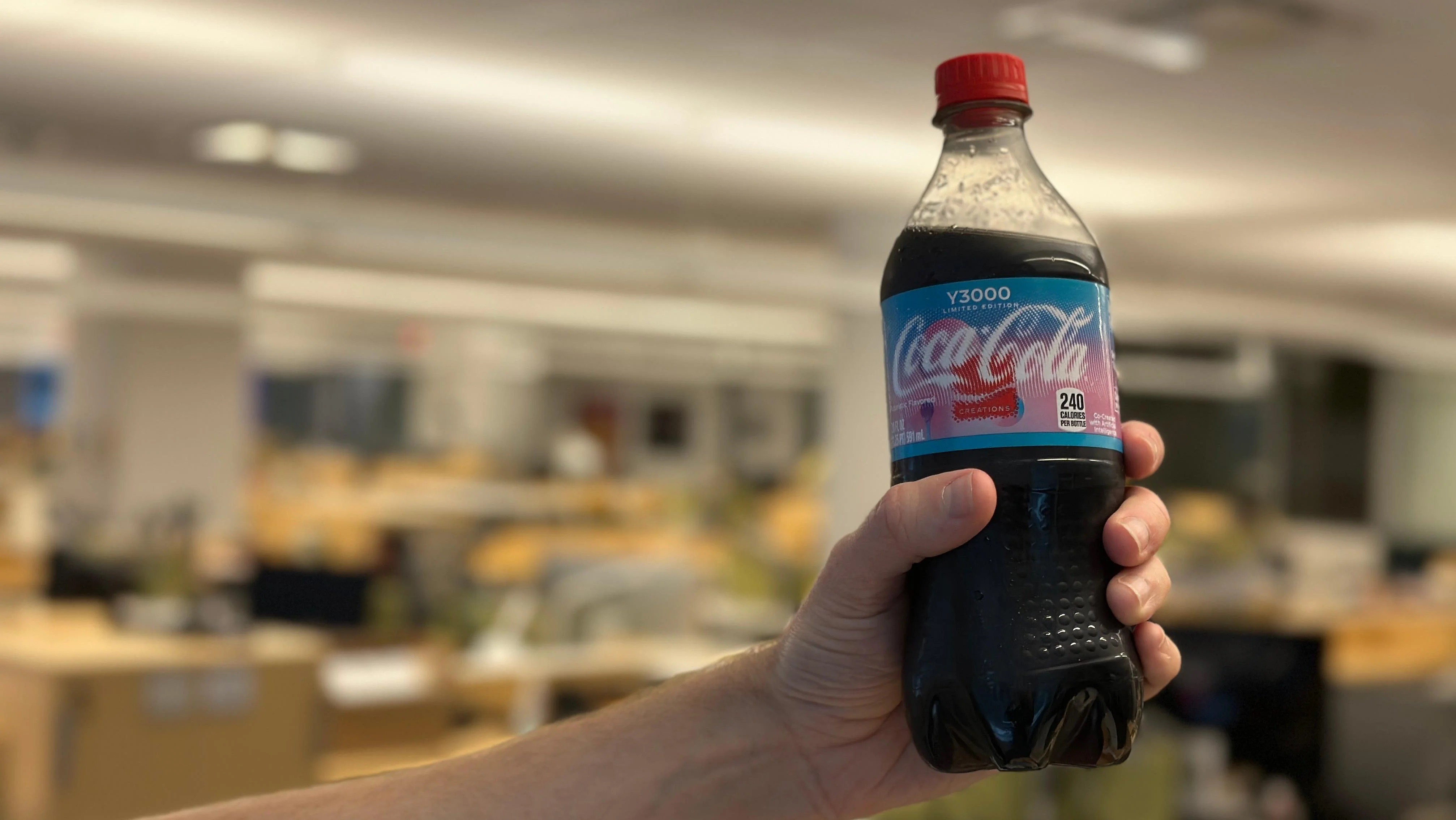 Gizmodo: Созданная при помощи ИИ новая Coca-Cola оказалась безвкусной -  Shazoo