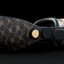 Caviar модифицировала Apple Vision Pro 18-каратным золотом, откидным козырьком для дисплея EyeSight за $40 000
