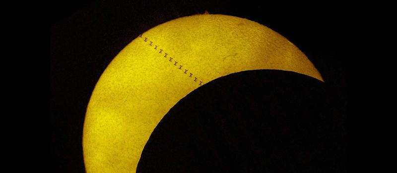 Как МКС Солнце пересекла во время затмения