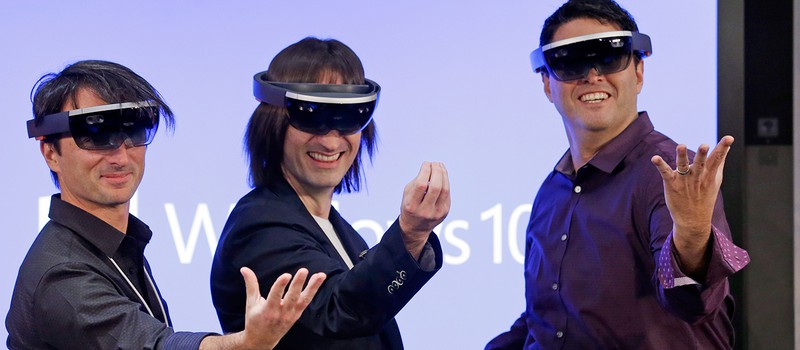 Как HoloLens выглядит в реальности